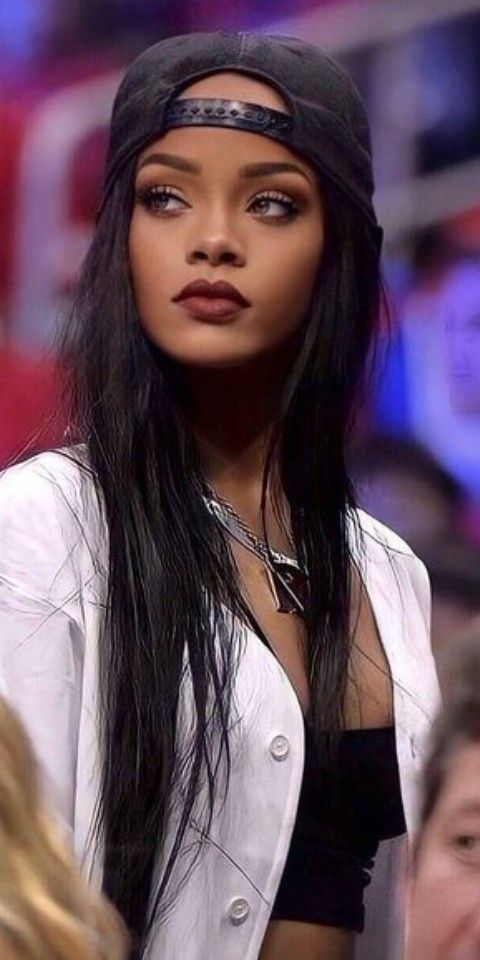Biography of Rihanna: From Island Girl to Global Superstar