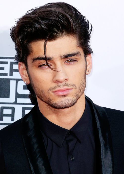 Zayn Malik Biography: From One Direction to Global Stardom