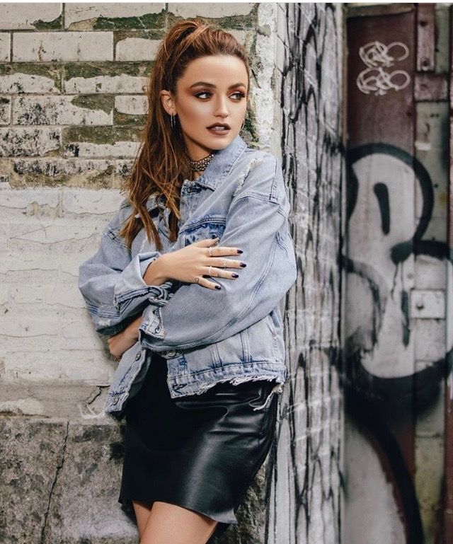 Kathleen Lights Biography 2025 – YouTube Beauty Star, Influencer, and Entrepreneur